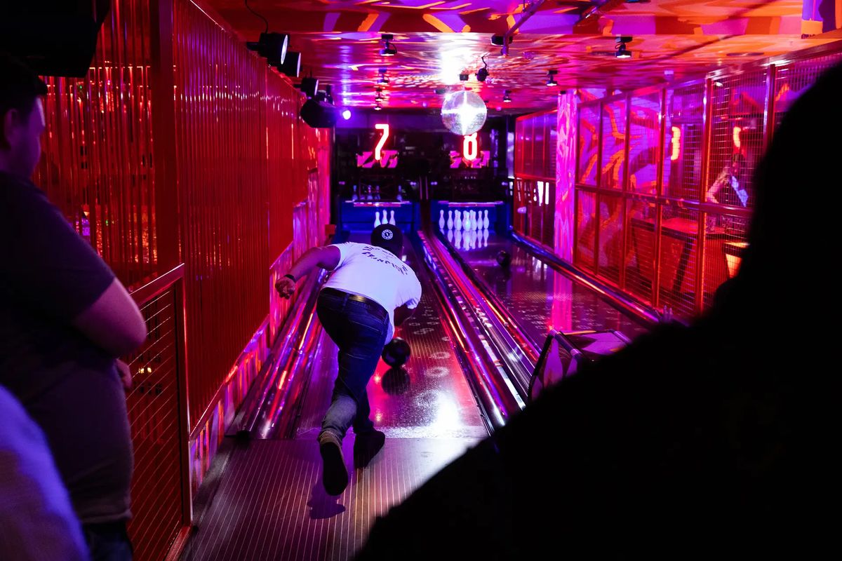 London Bowling, Mini Golf and Games Bar