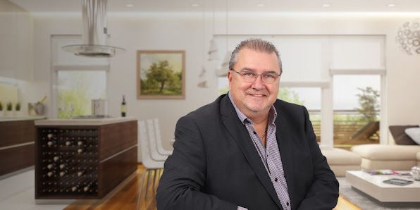 Mario Chouinard, Courtier immobilier