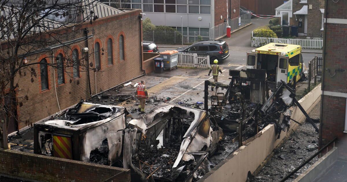 4 men plead guilty to torching 4 London