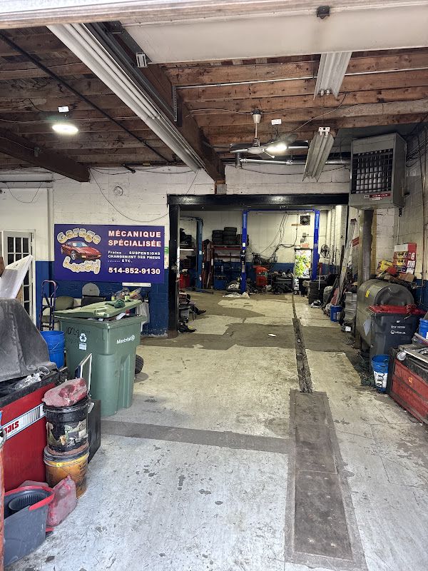 Garage Lucky
