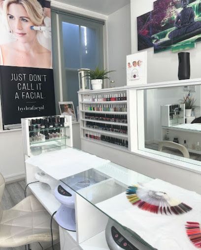 LAVISH SALON
