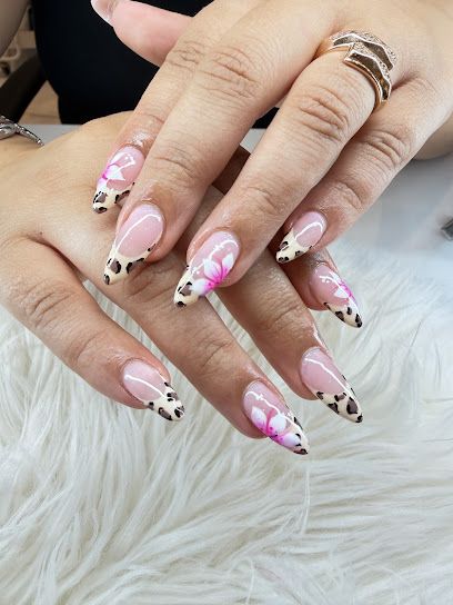 Magique Nails and Spa