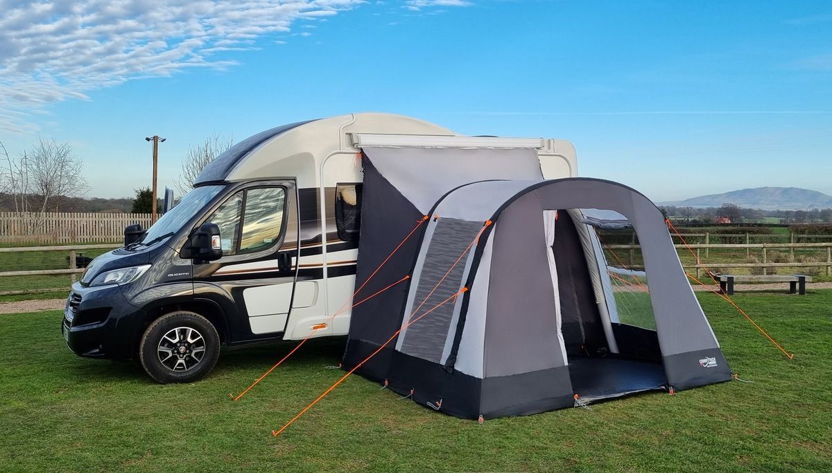Camptech Moto Kingston High Air Drive Away Awning