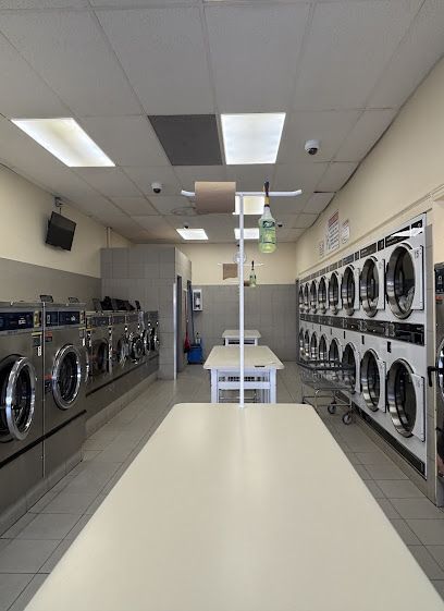 Squeeky Clean Coin Laundry