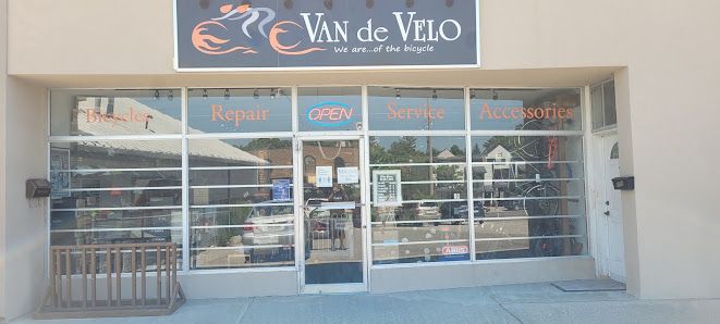 Van De Velo – Clarkson Village BIA