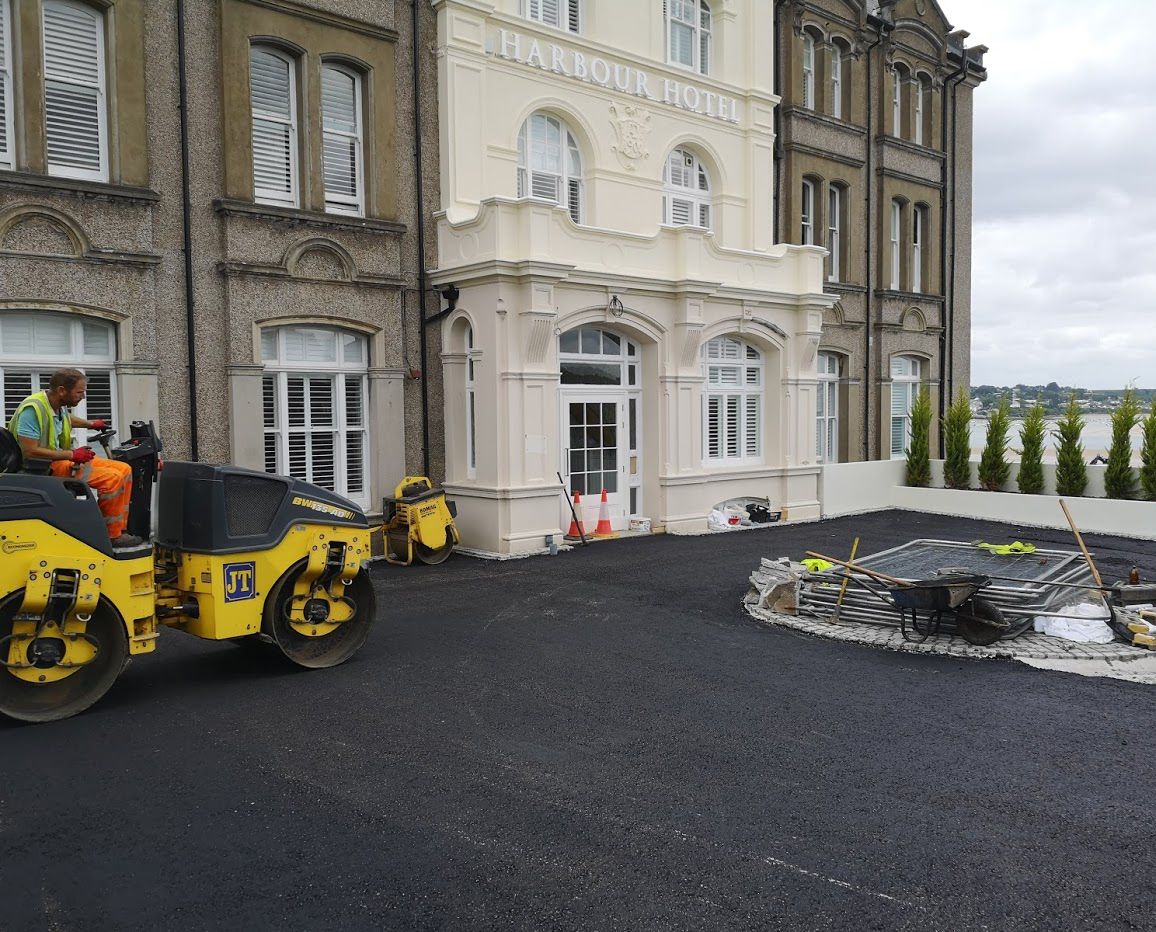 James Thomas Tarmacadam offers asphalt laying in Bodmin