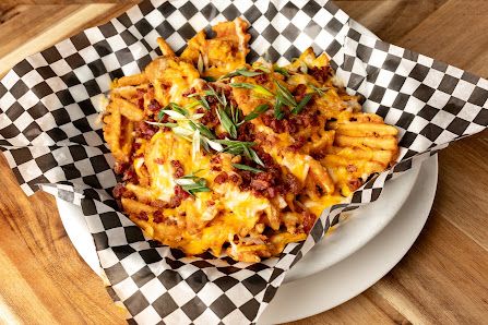 Kettle Valley Public On Main Bar & Grill