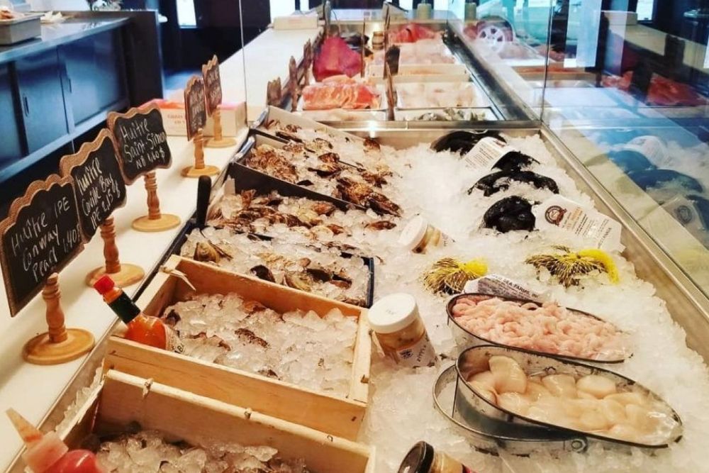Des poissonneries où faire provision de poissons d’ici