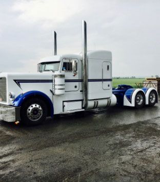 Débosselage carrosseries, sablage, peinture de poids lourds