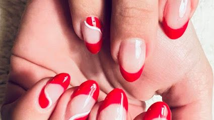Hélène Vincent technicienne pose d'ongle