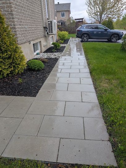 Les Entreprises PUR – Spécialisés en Terrassement, Excavation & Scellant d’asphalte !