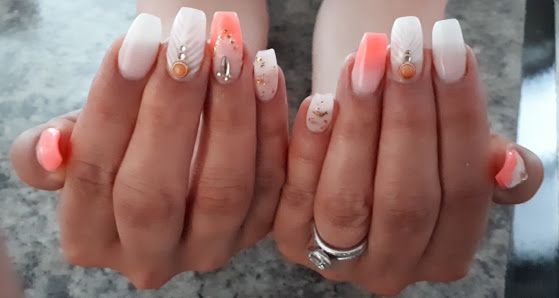Ongles Manon Brown