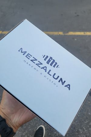 Mezzaluna Bakery & Pastry