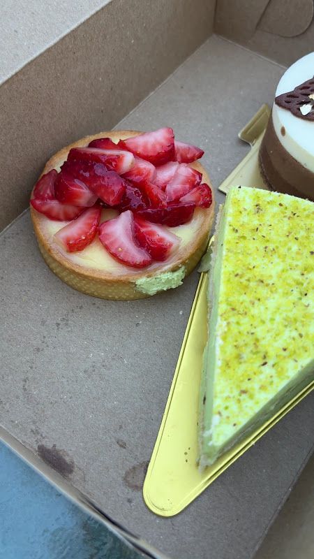 Mezzaluna Bakery & Pastry