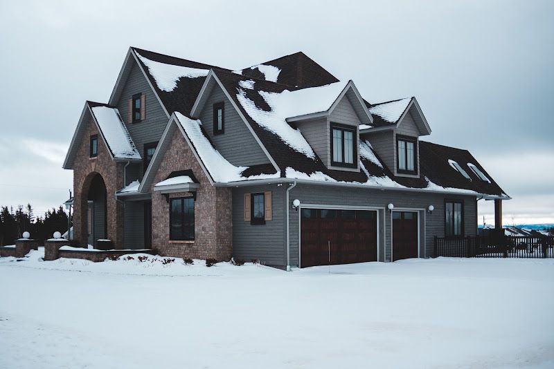 Déneigement de toiture Lévis Québec