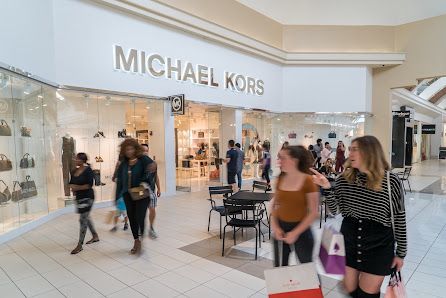 Shopping around Niagara Falls USA