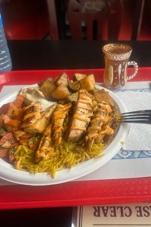 Saveurs du Monde - Halal - Shawarma - Couscous - Falafel - Salads