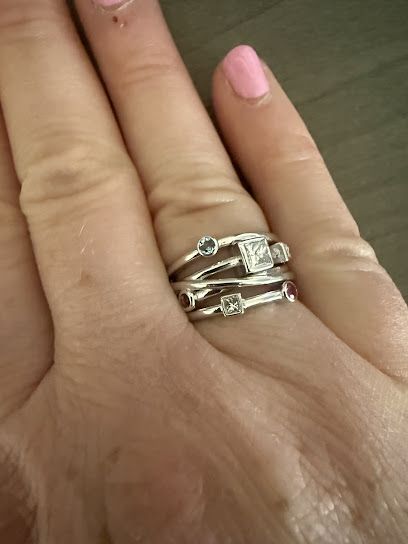 Magee Jewellers & Designers
– Magee Jewellers & Designers